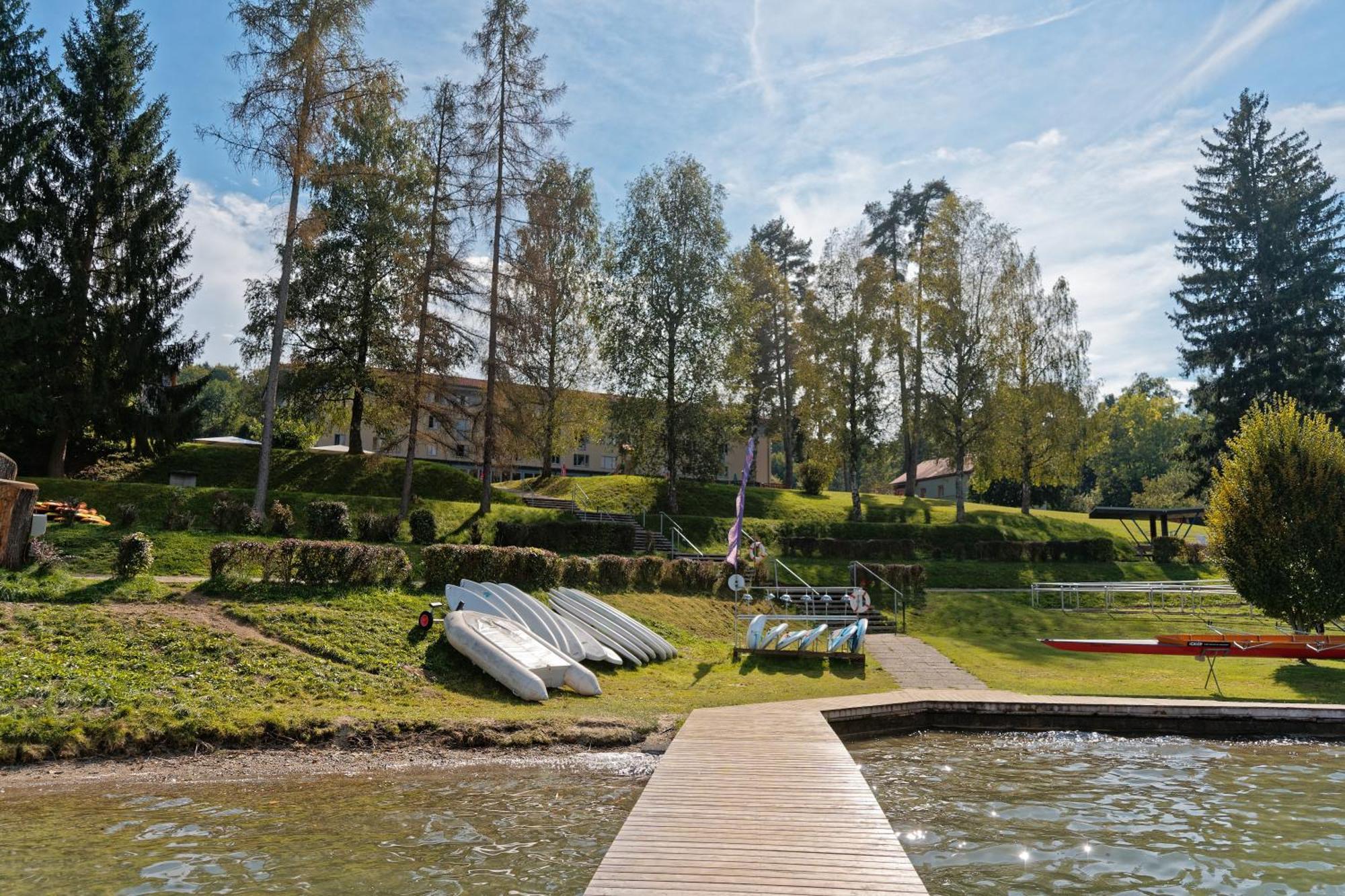 Jugend- Und Familiengastehaus Cap Worth Hostel Velden am Woerthersee Exterior photo