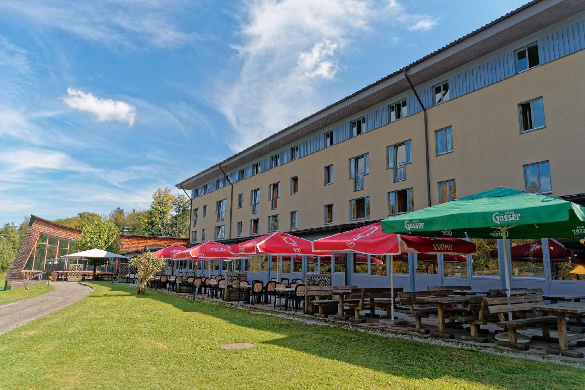 Jugend- Und Familiengastehaus Cap Worth Hostel Velden am Woerthersee Exterior photo