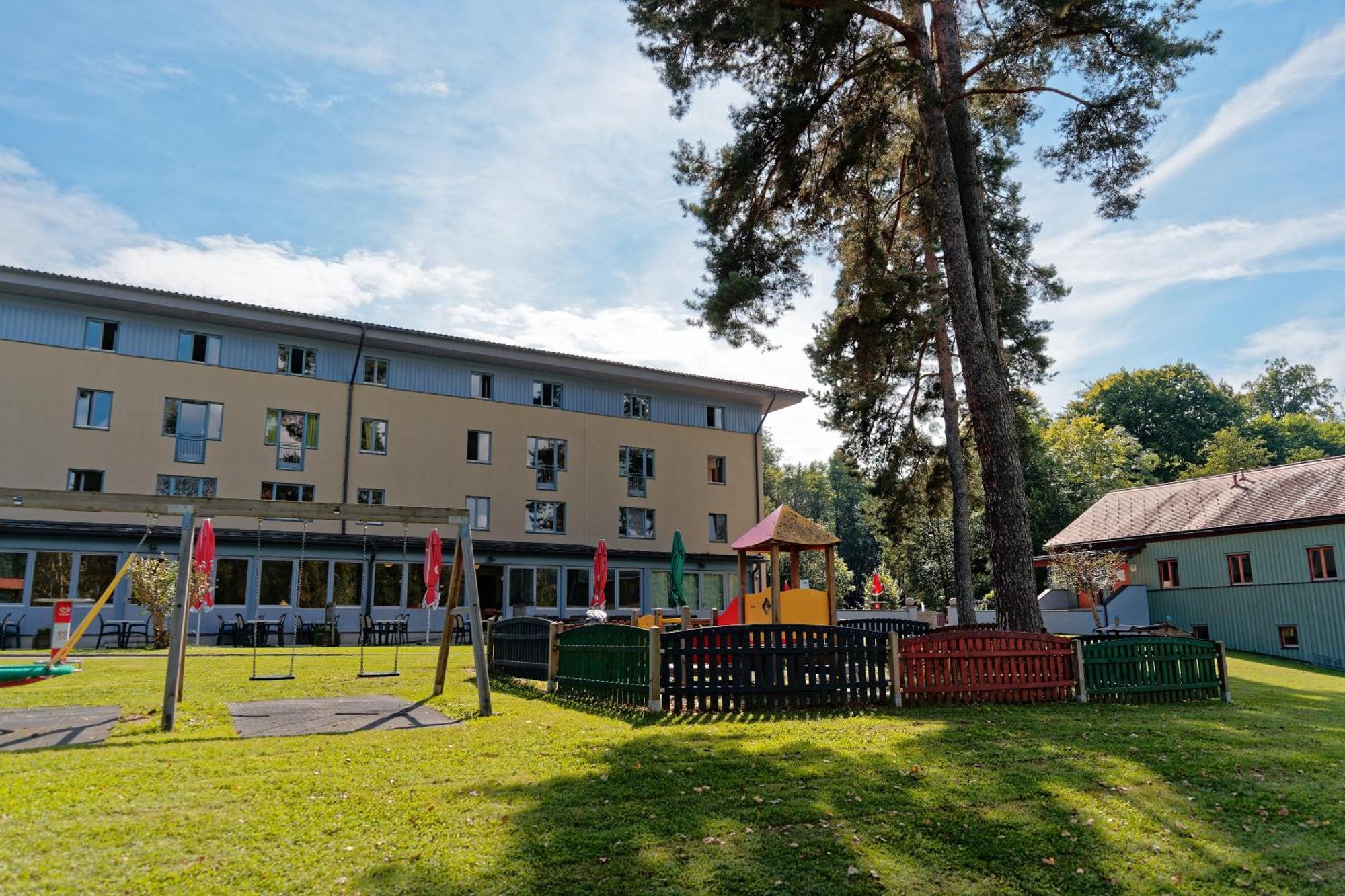 Jugend- Und Familiengastehaus Cap Worth Hostel Velden am Woerthersee Exterior photo